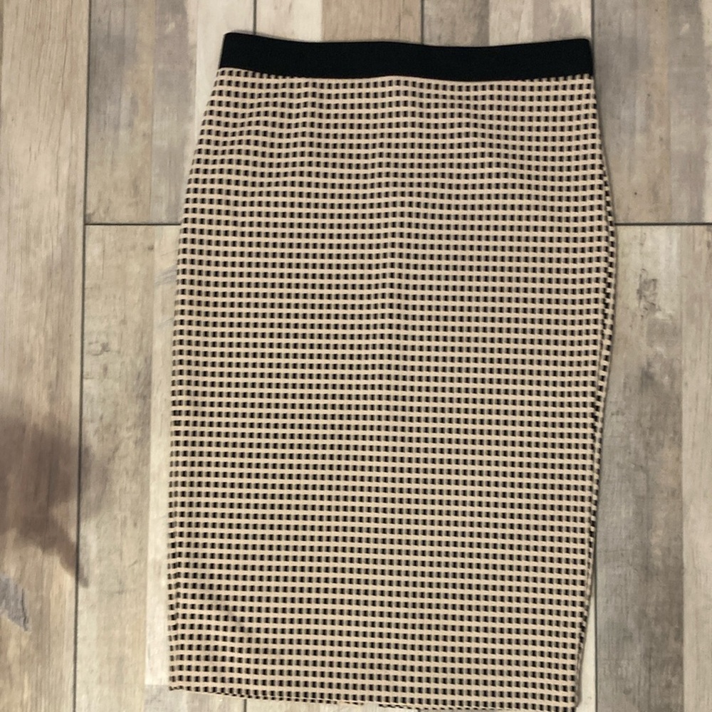 Stylish Black and Tan Pencil Skirt